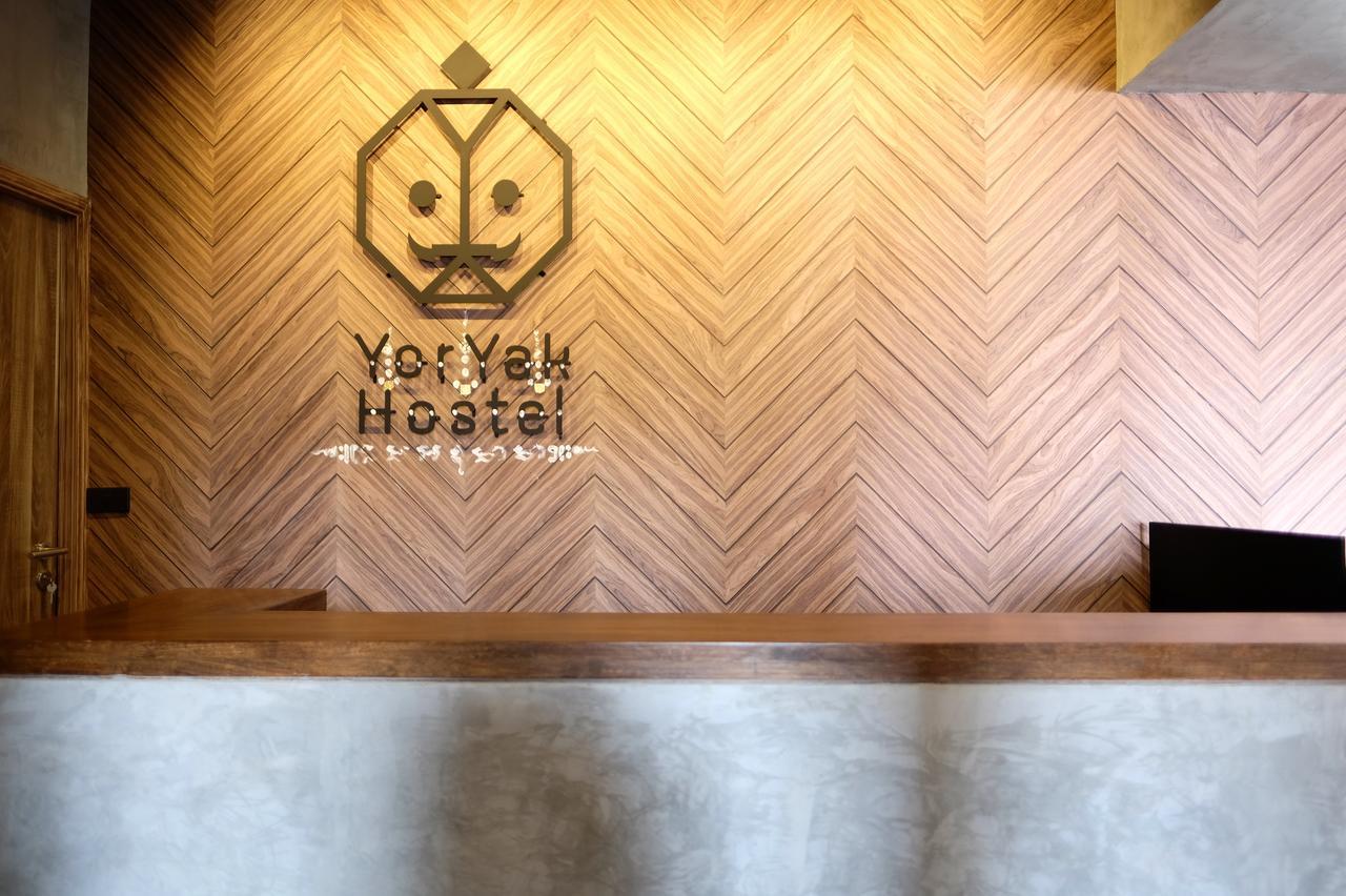 Yor Yak Hostel Bangkok Exterior photo